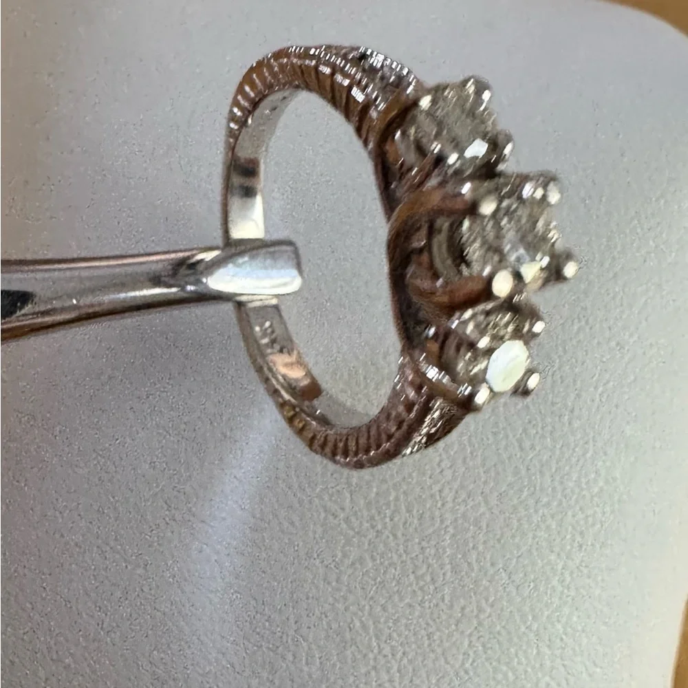 14K White Gold 3 Stone Diamond Ring Engagement Wedding Anniversary size 6.5